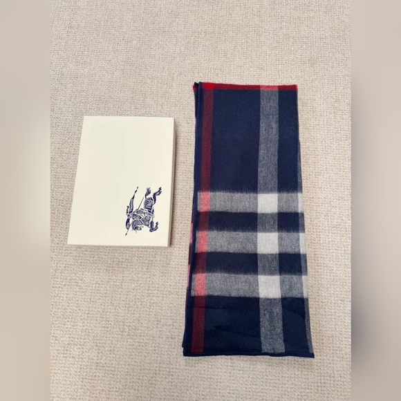 Burberry Blue Reversible Check Cape - Picture 3 of 9